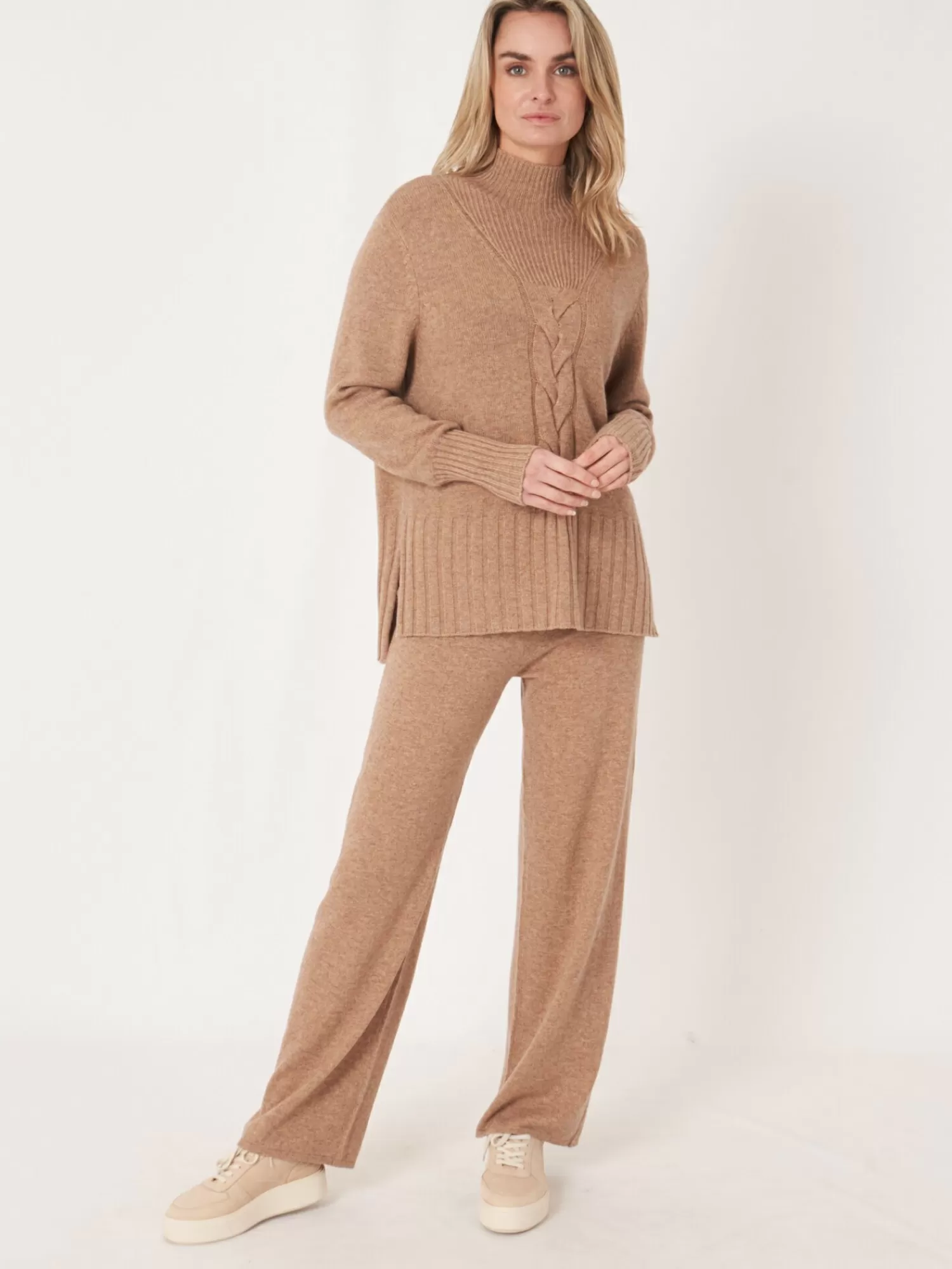 Pull Femme à Col Montant avec Détail Jacquard Torsadé - Confort et Style en Laine Douce