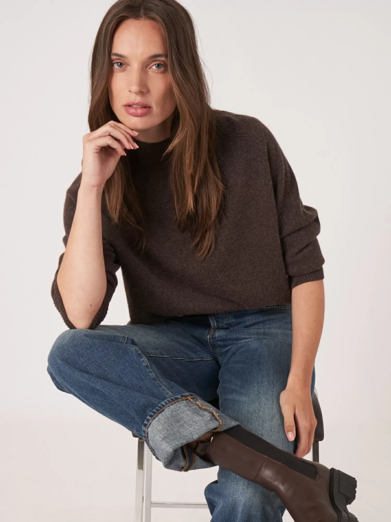 Pull Femme Élégant à Col Montant et Manches Ballon - Design Tendance et Confortable