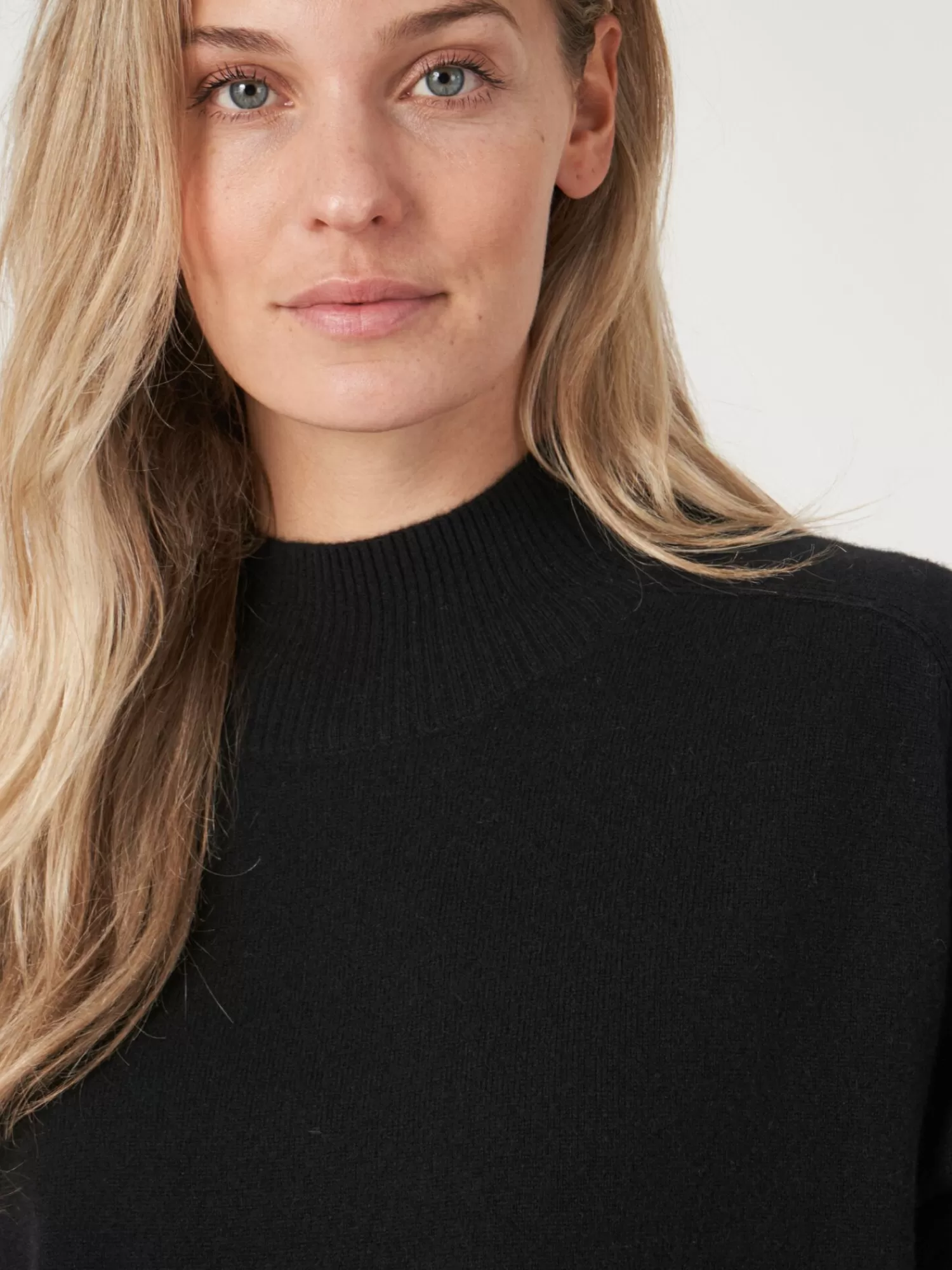 Pull Femme Col Montant & Manches Saddle - Style Intemporel en Promo Express