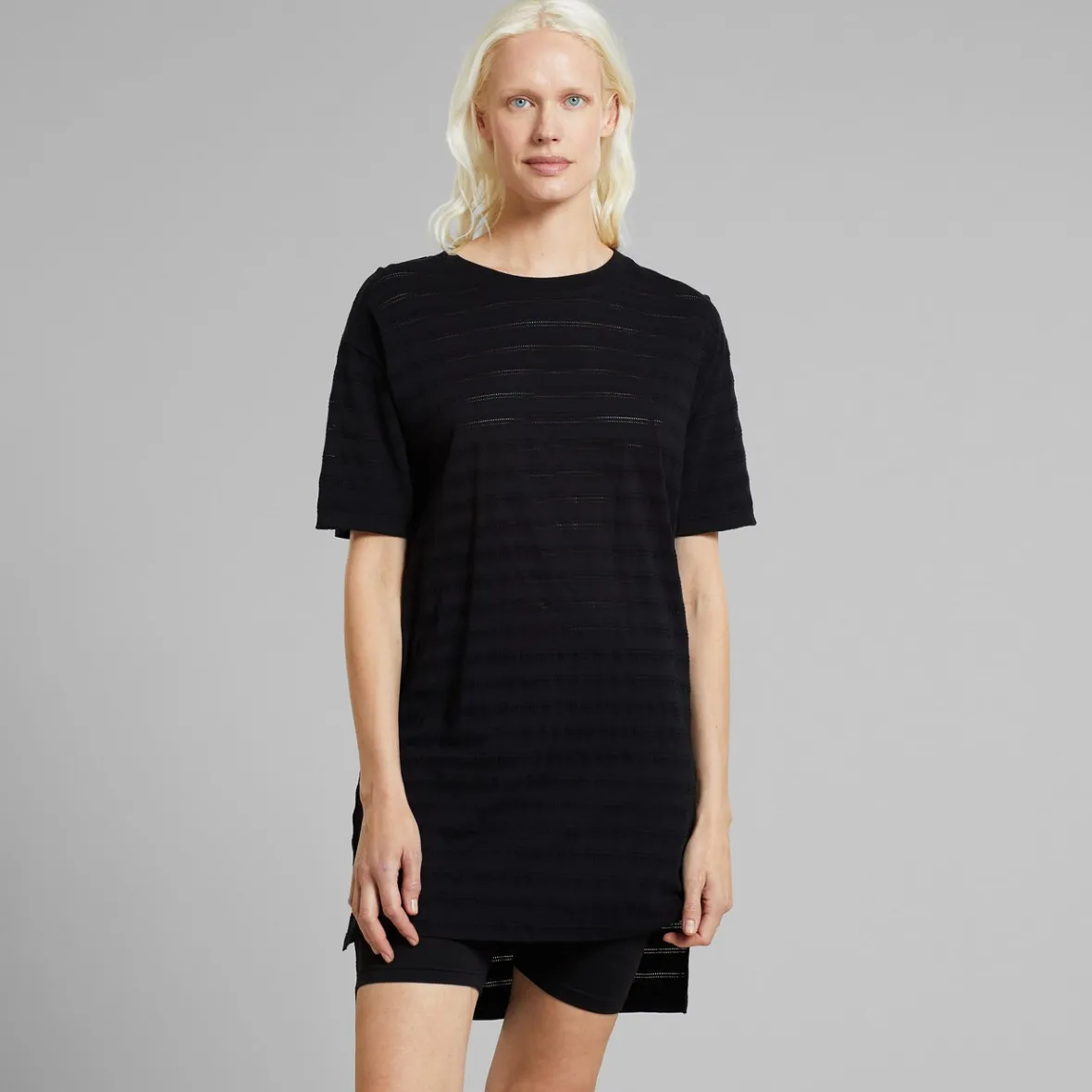 Déstockage exclusif : T-shirt Femme Alta Noir Dentelle - Modèle élégant en promotion éclair