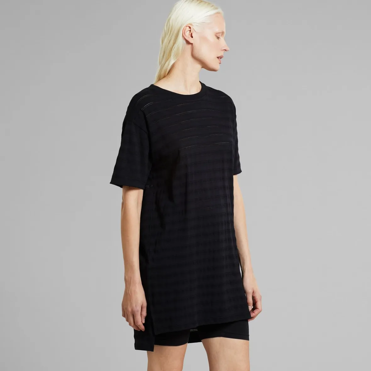 Déstockage exclusif : T-shirt Femme Alta Noir Dentelle - Modèle élégant en promotion éclair