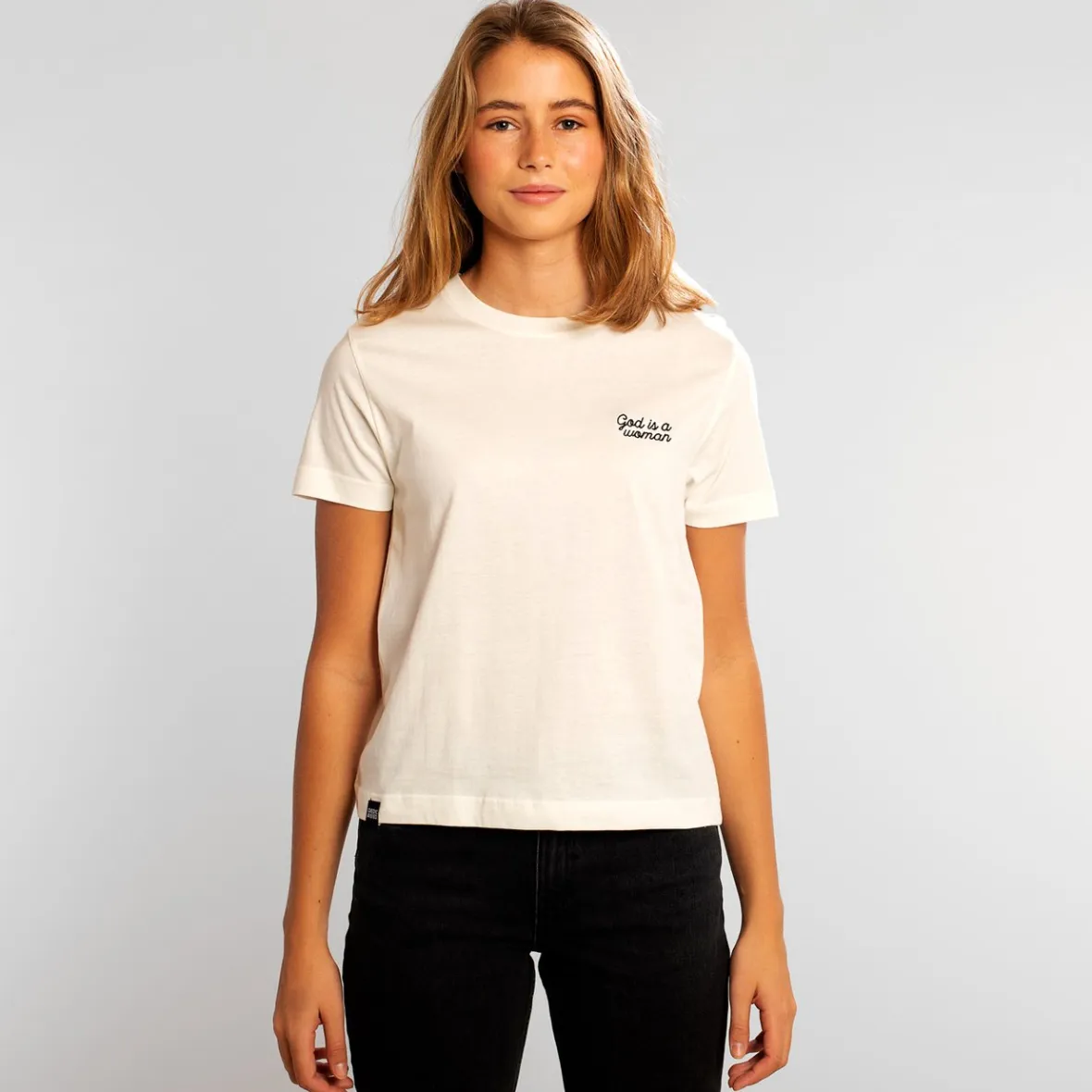 Découvrez le T-shirt Femme Off-White « Divine Féminité » - Collection Mysen en Destockage Exclusif