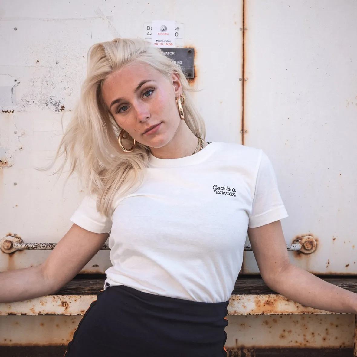 Découvrez le T-shirt Femme Off-White « Divine Féminité » - Collection Mysen en Destockage Exclusif