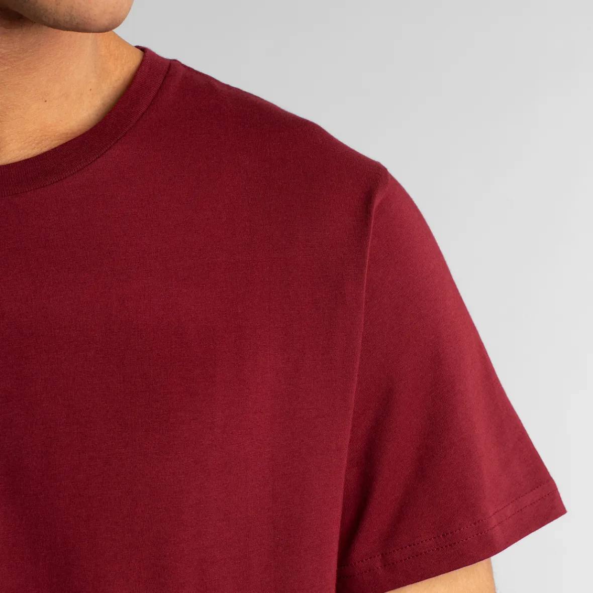 T-shirt Décontracté Style Stockholm - Couleur Bordeaux en Promotion Exclusive

（：，，，，