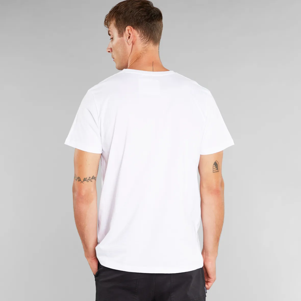 T-shirt Femme Élégant Blanc Cassé - Style Stockholm Minimaliste - Collection Destockage Exclusif