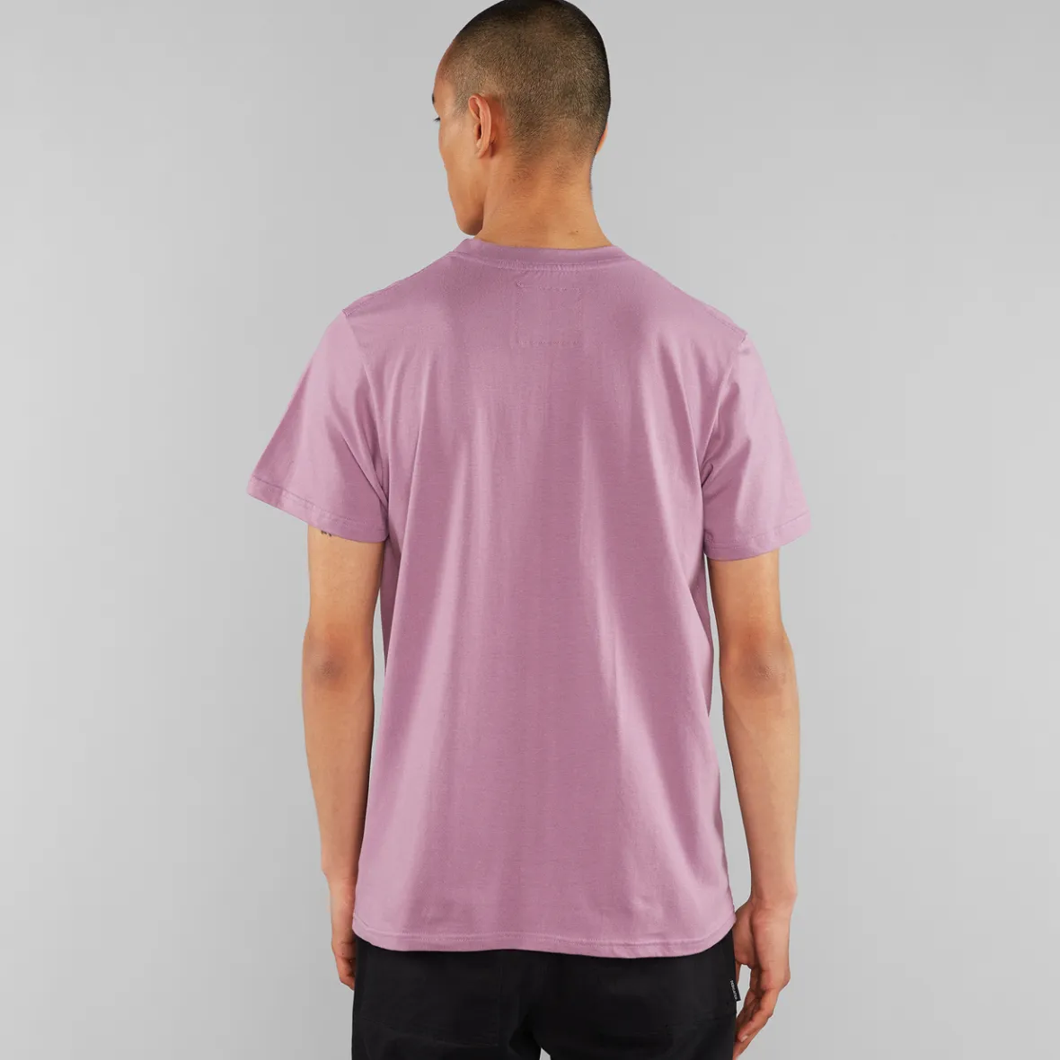 Découvrez le T-shirt Violet Cendré - Édition Limitée Local Planet Stockholm - Coupe Confortable en Coton Bio