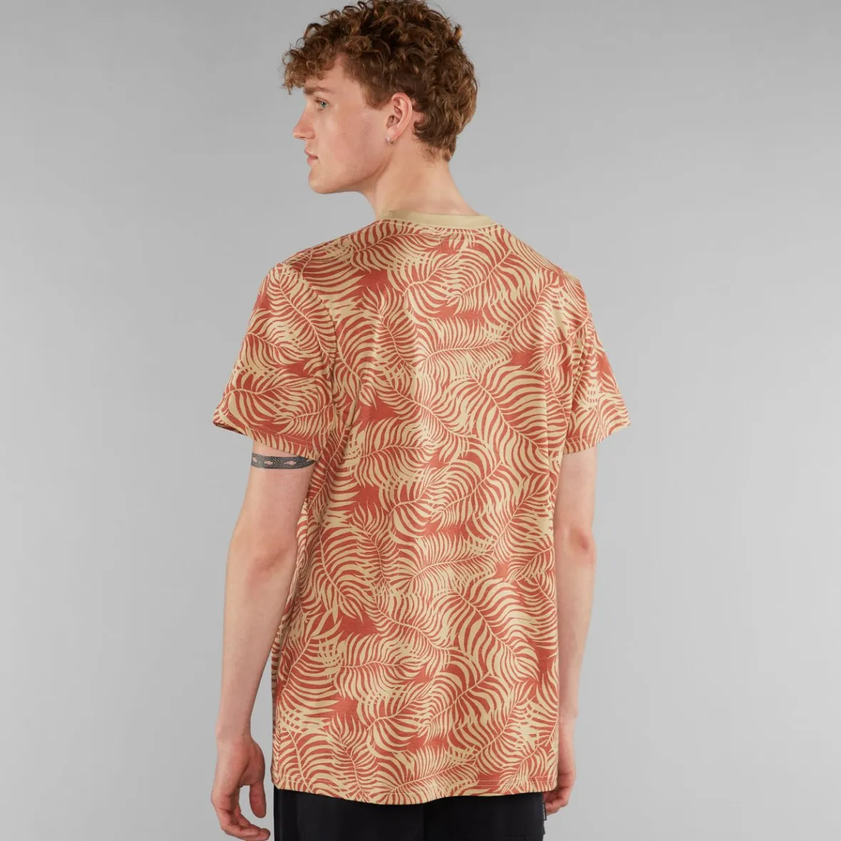 T-shirt décontracté motifs feuilles de palmier et Stockholm - Ton beige sable - Promotion été