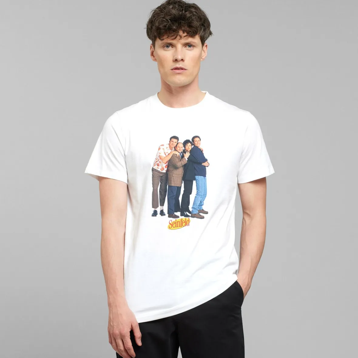 ⭐️ T-shirt Blanc Famille Seinfeld – Style Stockholm | Promo Exclu & Livraison Rapide ⭐️
