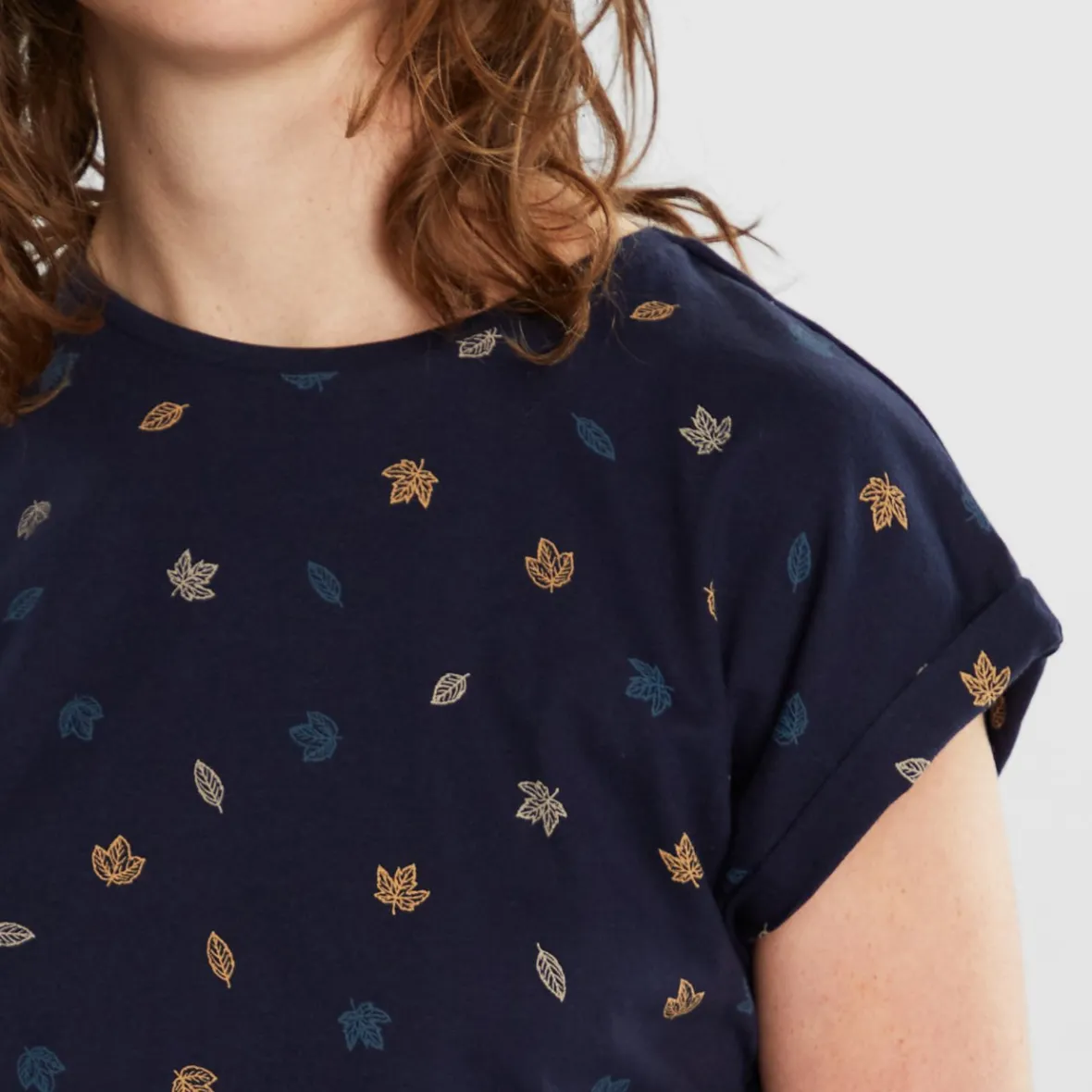 T-shirt Femme Visby Motif Feuilles d'Automne - Bleu Marine Boutique en Ligne & Soldes Exclusives