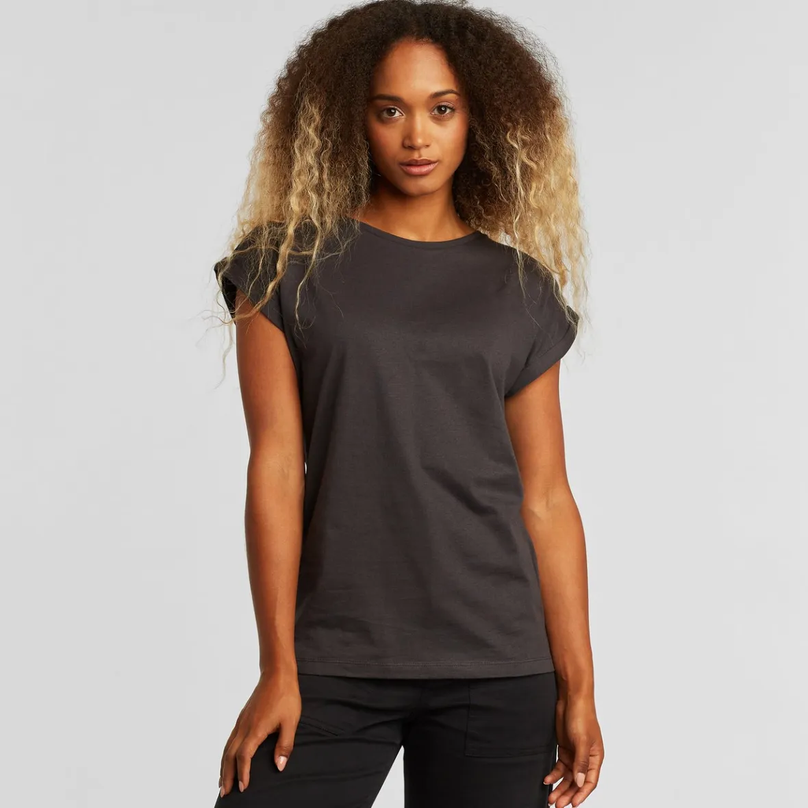 T-shirt Femme Visby Base Charbon - Promotion Exclusive en Édition Limitée