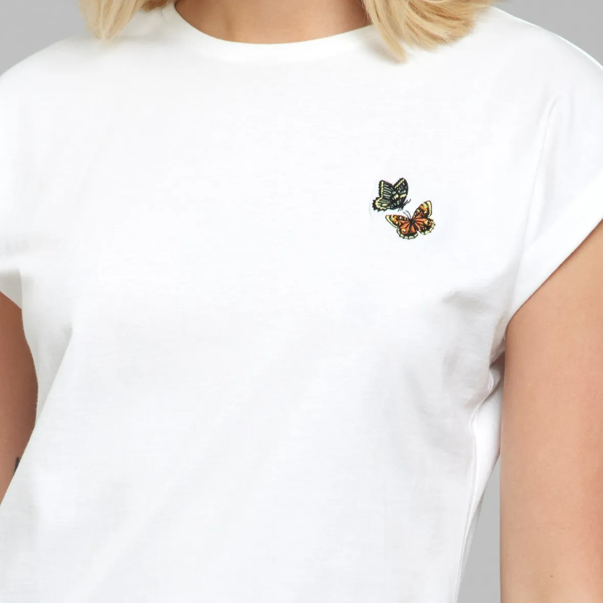 Tee-shirt femme Visby : motif aérien papillons & blanc éclatant | Promotion exclusive en destockage