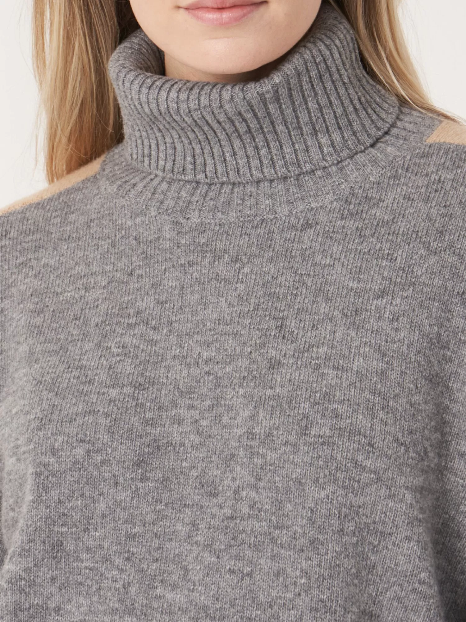 Pull Femme Bicolore à Col Roulé - Élégant et Confortable | Prix Doux