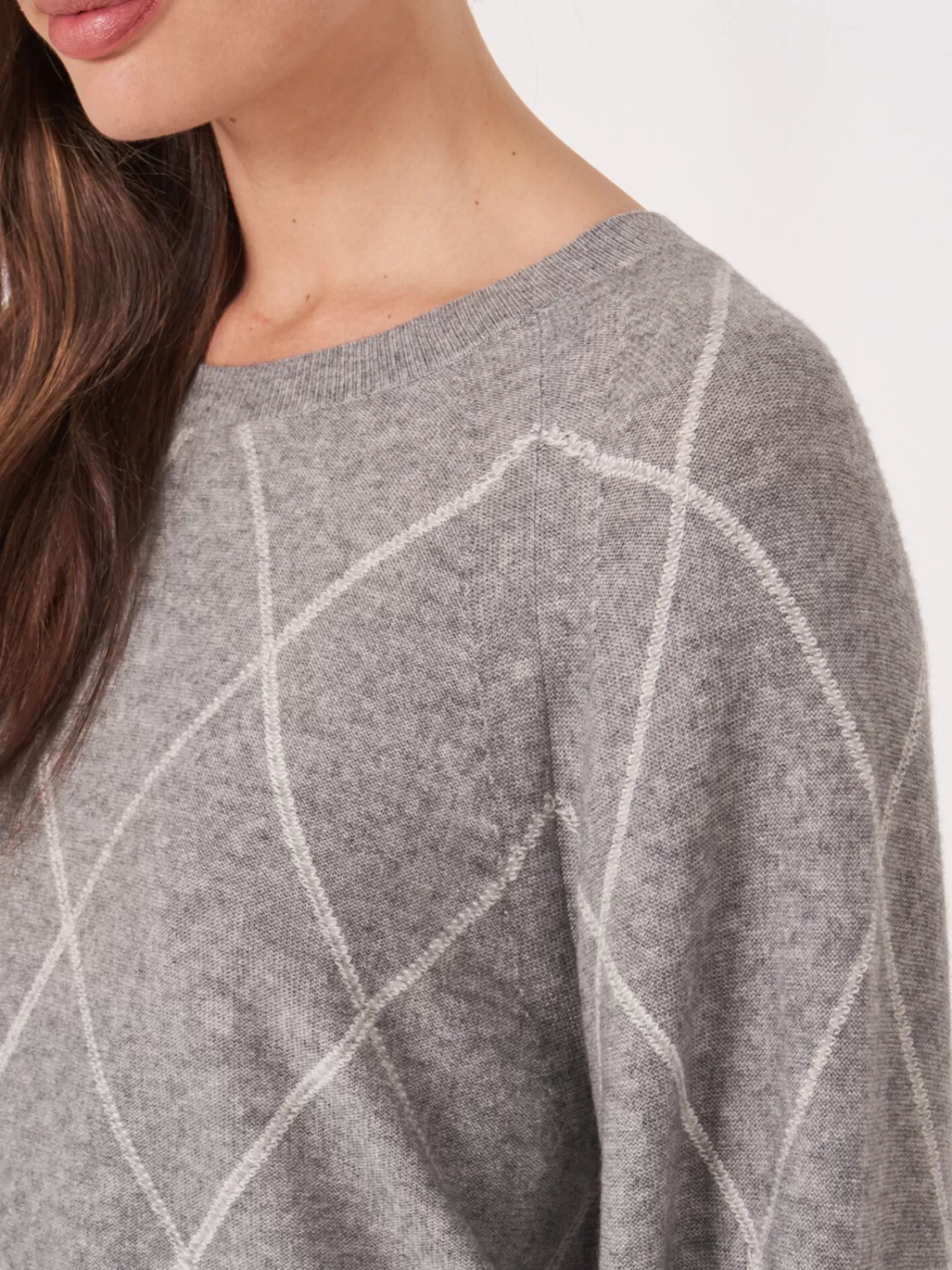 Promo exclusive : Pull femme bicolore élégant avec capuche intégrée et motif losange jacquard - Confort & Style