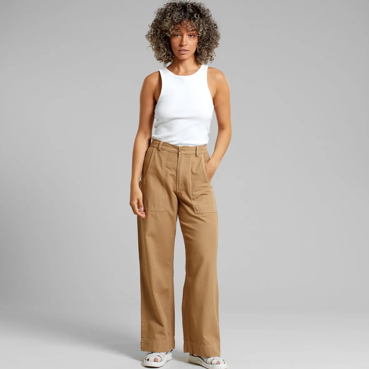 Pantalon de Travail Femme Vara - Toile Résistante Beige Naturel - Confortable & Durable pour Professionnelles Exigeantes