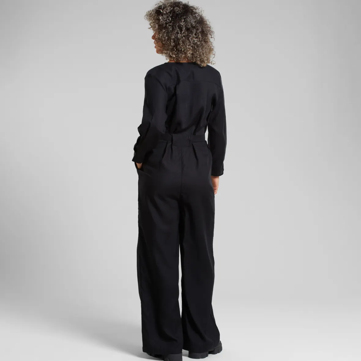 Combinaison Femme Noire Ceinturée - Style Farsta | En Soldes