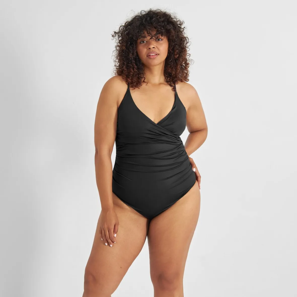 Maillot de bain enveloppant Klinte - Noir sophistiqué pour silhouette féminine