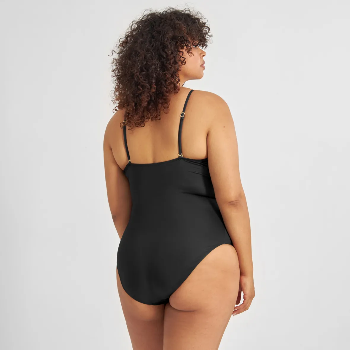 Maillot de bain enveloppant Klinte - Noir sophistiqué pour silhouette féminine