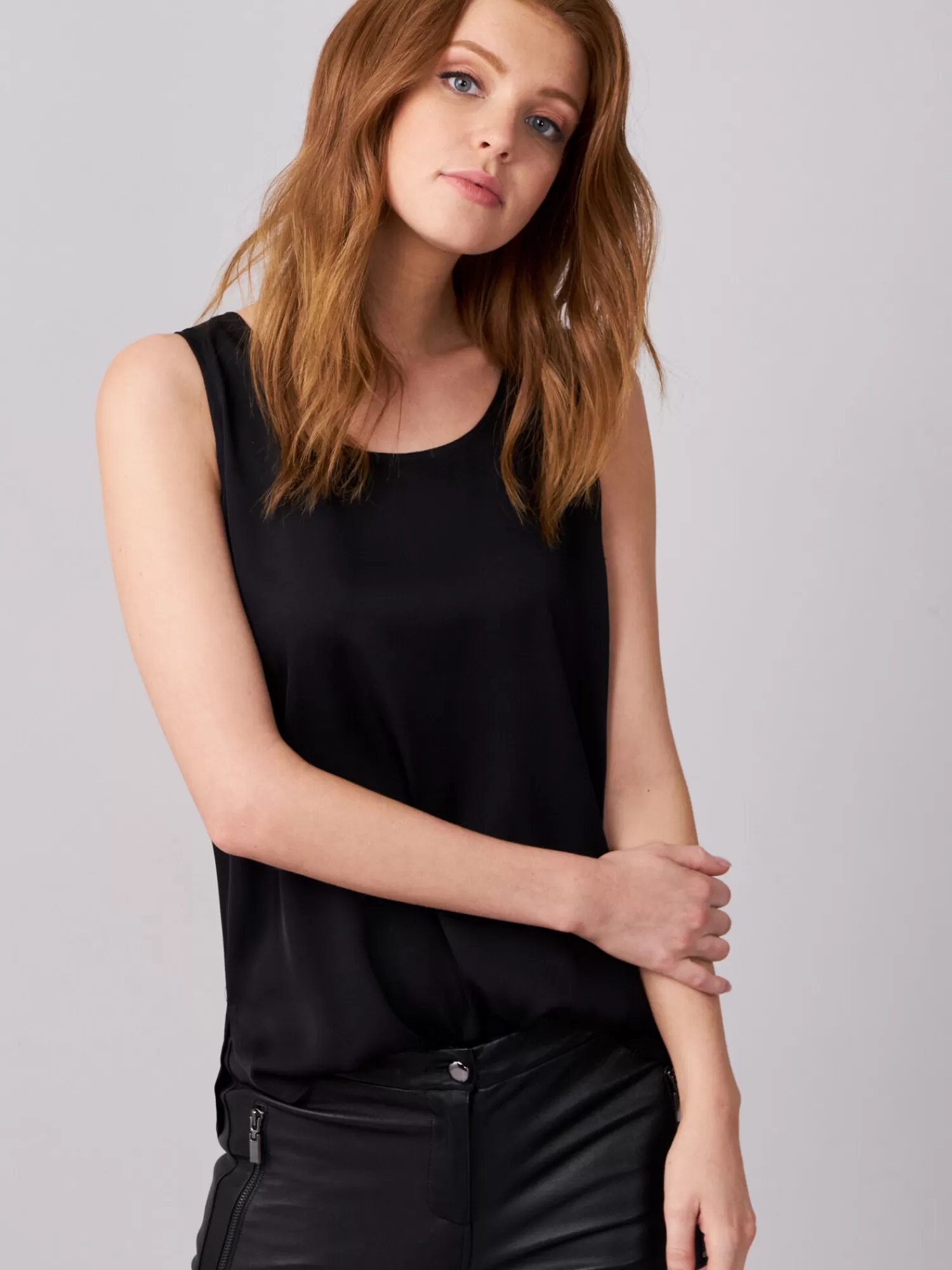 Nouveau Top en Soie Élégant - Décolleté Rond Confortable pour Femme, Collection Printemps 2024